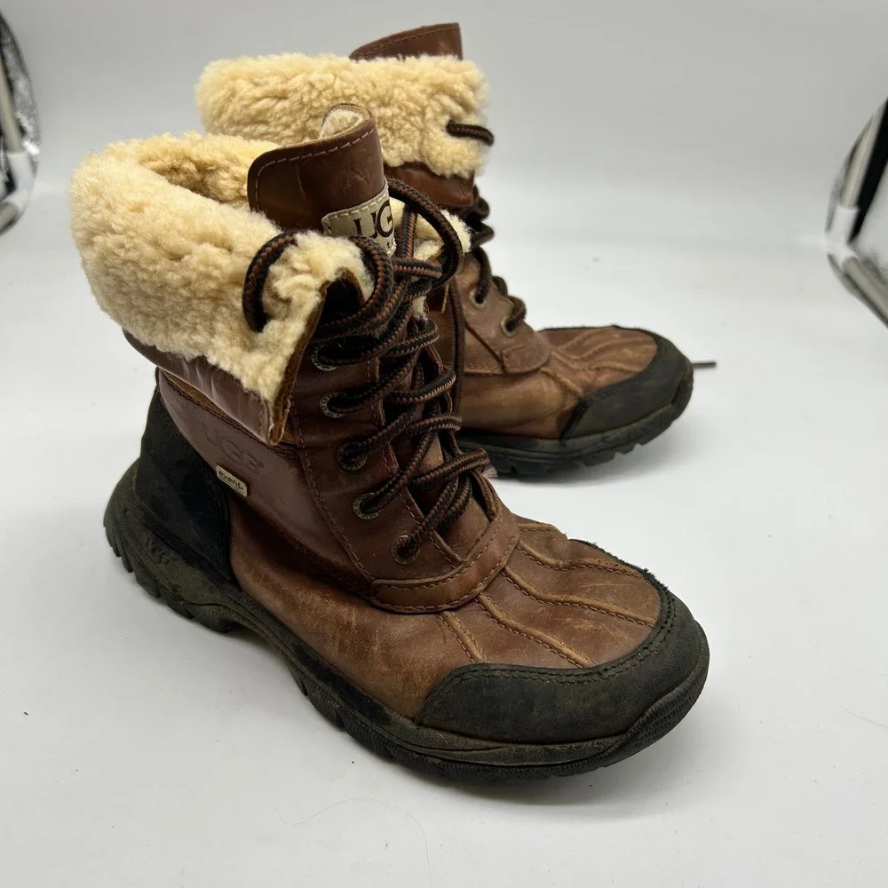 UGG Australia‎ Adirondack Brown Leather Waterproof Sheepskin Winter Boots Size 2
